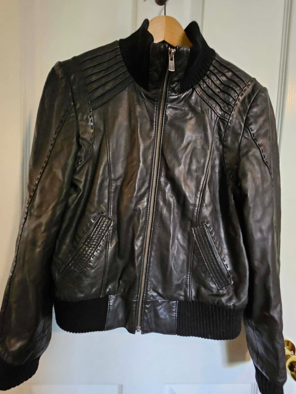 Leather jacket - Picture 2 of 7
